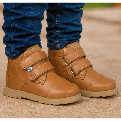 Botinha Neurofuncional cano alto em velcro Caramel